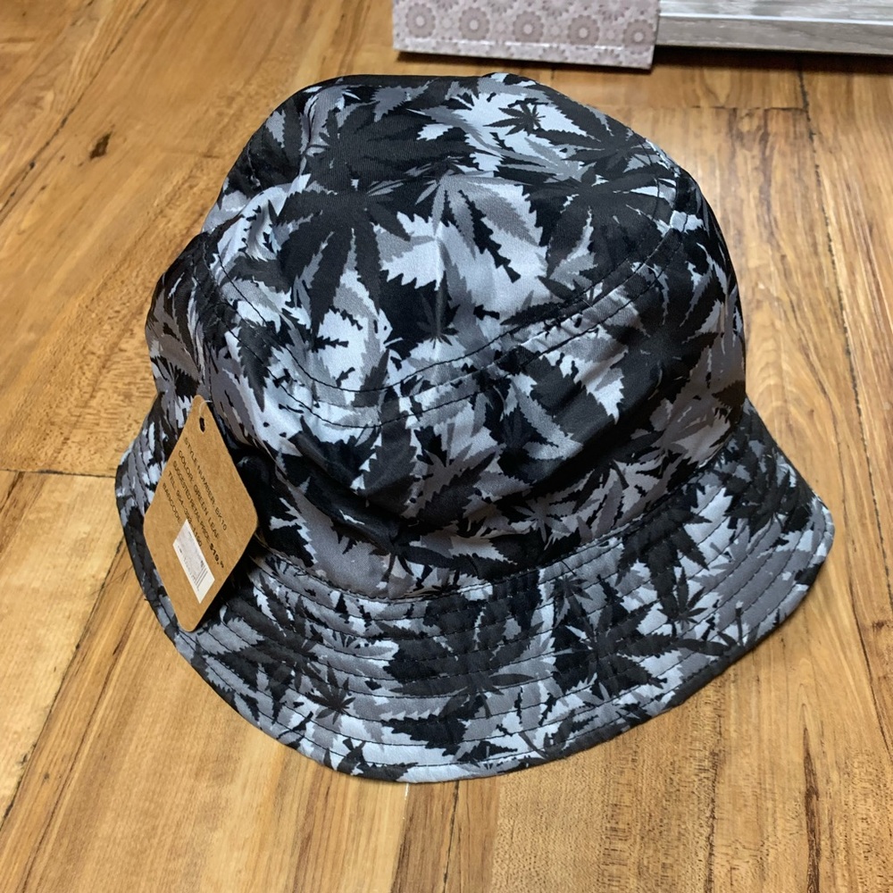 Bucket hat - Picture 3 of 3